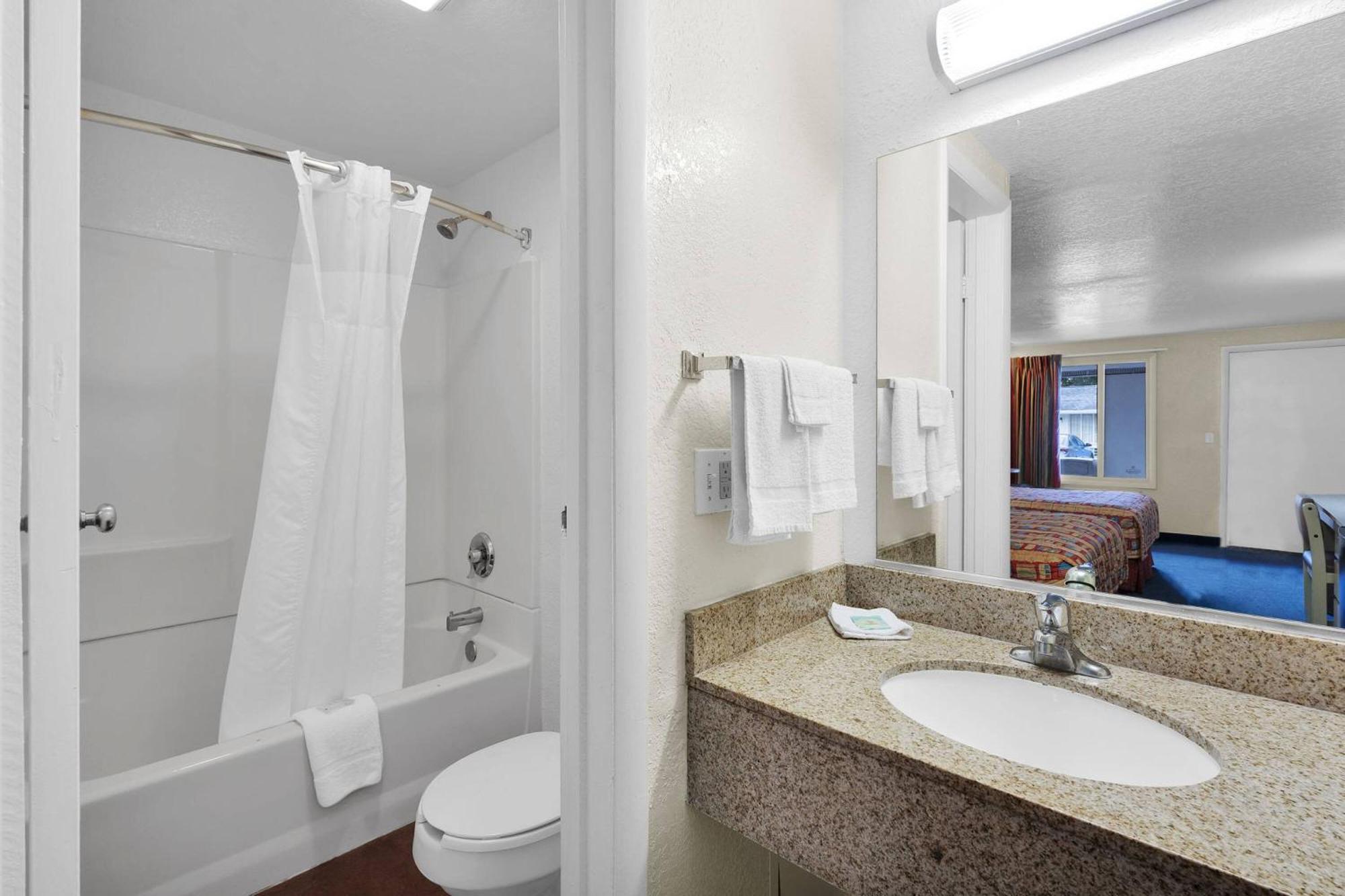 Knights Inn Jacksonville At Dix Ellis Trail Esterno foto